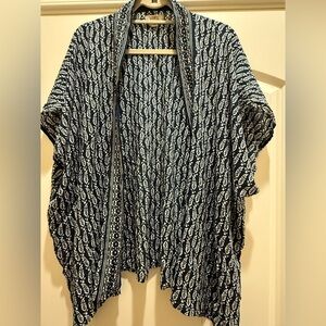 NWOT-ANN TAYLOR LOFT Floral Navy and CreamDusterKimono Boho Sheer Beach Coverup